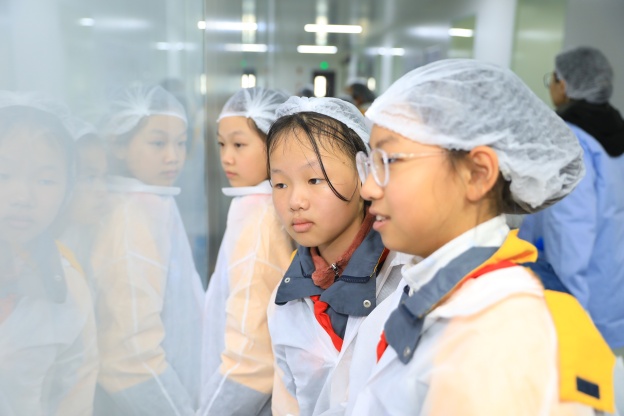 1761123786136423104B.jpg 3.4.JPG